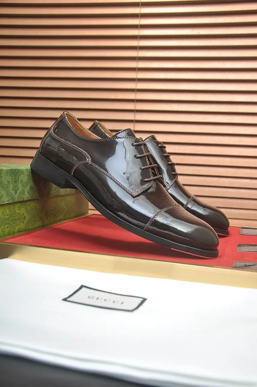 Men's shoes💰660💶 Brand: GUCCI (Gucci) Standard code: Men's code 39/44 (45/46 can be customized) Grade: Same as the official website Original quality Material: Original cowhide Water-dyed cowhide lining Original rubber outsole Style category: Men's fashionable casual leather shoes Distinguished big-name luxury elements top luxury Color: Actual picture